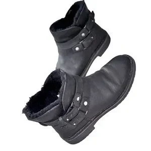 UGG | Shoes | Ugg Aliso Black Leather Fur Lined Moto Boots  display picture 3